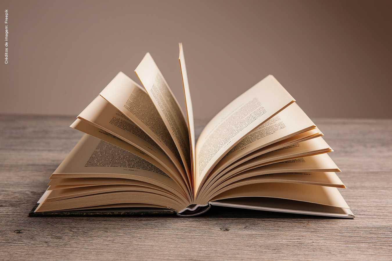 composicao livro com livro aberto original