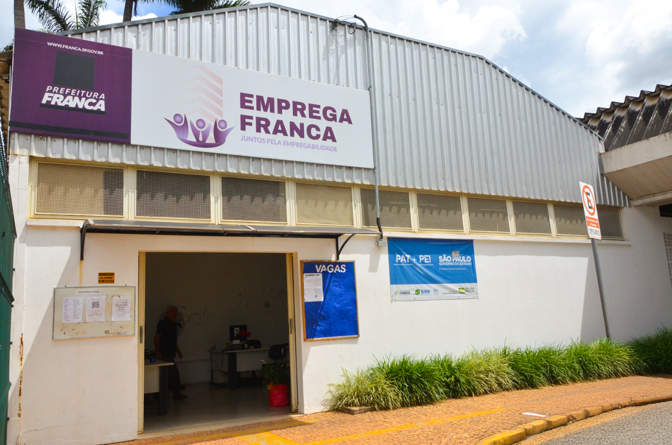 Emprega Franca original