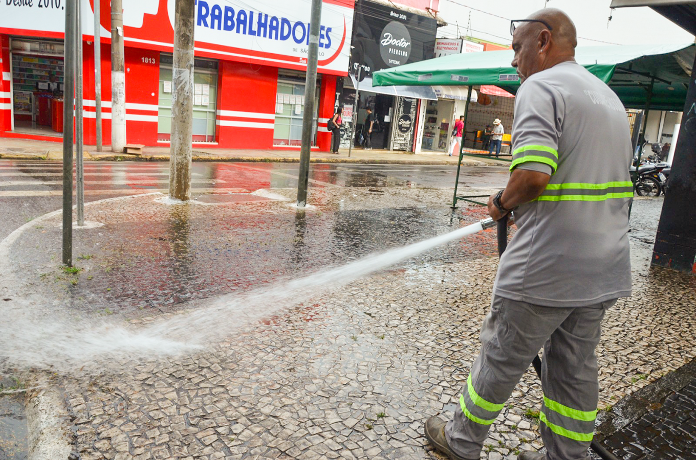 limpeza Praca 9 de Julho original